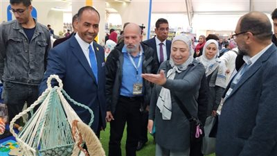 خالد أبو الليل يتفقد جناحي سور الأزبكية والطفل بمعرض القاهرة الدولي للكتاب