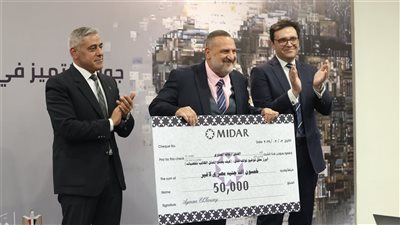 وزير الثقافة يسلم جوائز 