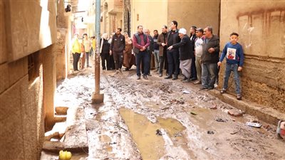 نائب محافظ الدقهلية يوجه بحل مشكلة طفح الصرف الصحي بقرية 