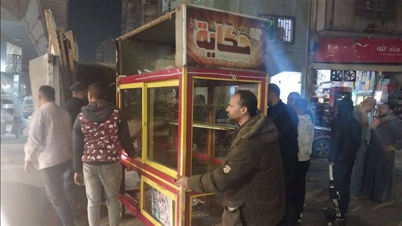 إجلاء الباعة الجائلين،