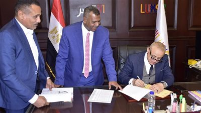 محافظ الأقصر يعتمد نتيجة الفصل الدراسي الأول للشهادة الإعدادية بنسبة نجاح 76.4%