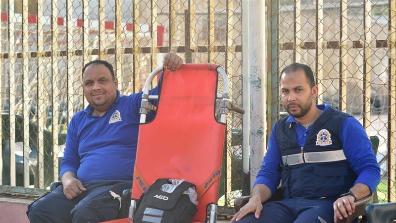 طاقم اسعاف مباراة