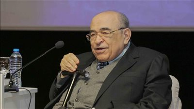 مكتبة الإسكندرية تكرم الدكتور مصطفى الفقي لإهدائه مجموعة كتبه الخاصة