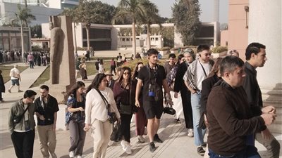 إقبال جماهيري على قاعات العرض بالمتحف المصري بالتحرير (صور) 