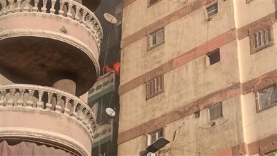 حريق هائل بعقار في شارع 45 بالإسكندرية
