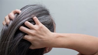 الشيب المبكر، أسبابه الخفية وطرق إبطائه بالتغذية السليمة