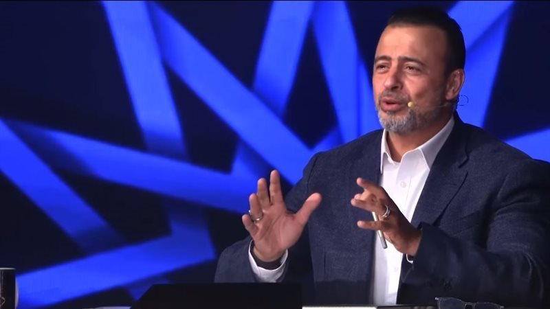مصطفى حسني، فيتو