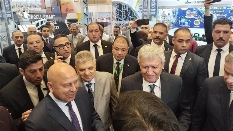 وزير النقل يفتتح