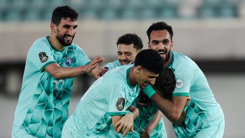 فريق بيراميدز، فيتو