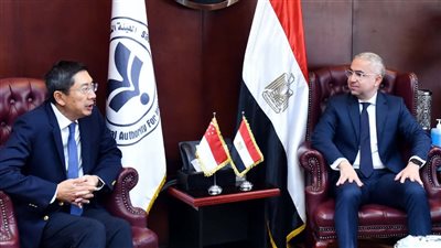 رئيس هيئة الاستثمار يبحث مع سفير سنغافورة سبل تعزيز التعاون المشترك