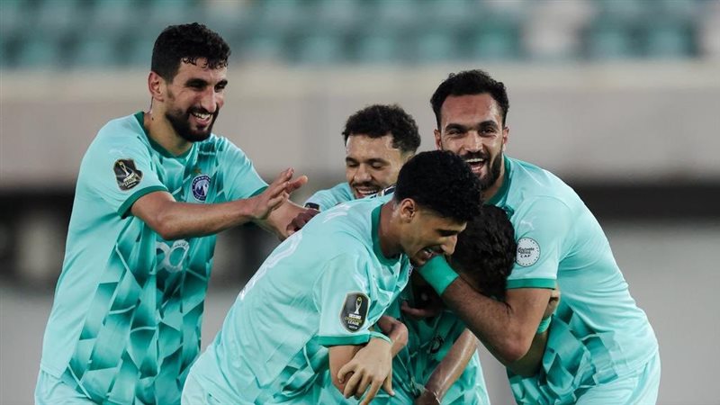 بيراميدز، فيتو