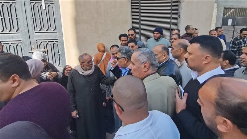 محافظ الدقهلية مع