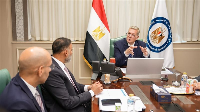 بدوي أثناء اللقاء،فيتو