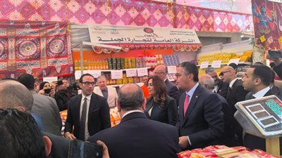 وزيرا التنمية المحلية والتموين يفتتحان معرض «أهلا رمضان» ببنها (صور) 