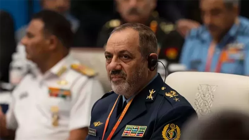 وزير الدفاع الإيراني