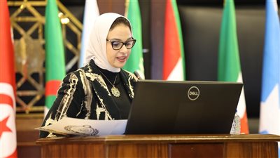 جاكلين عازر ونبيلة مكرم في حوار مفتوح مع طالبات أكاديمية العلوم والتكنولوجيا بالإسكندرية