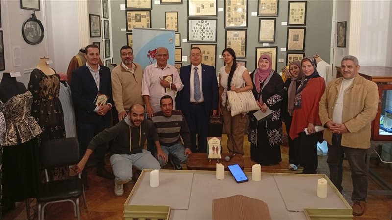حفل توقيع كتاب الأضرحة