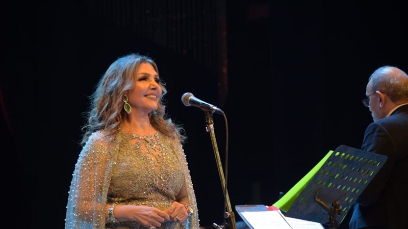 نادية مصطفى، فيتو