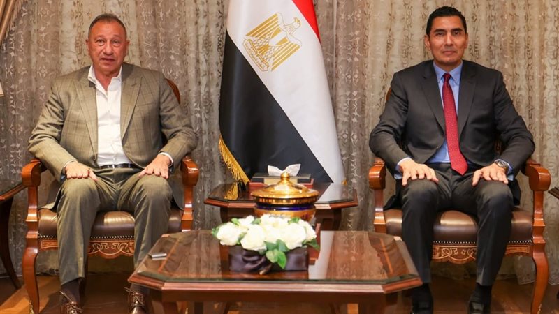 الأهلي يقدم التهنئة