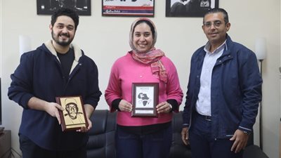 بعد حصدها الجوائز الدولية.. رئيس المركز القومي للسينما يكرّم صنّاع الأفلام الفائزة ببنين