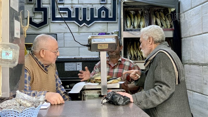 الإقبال على الفسيخ
