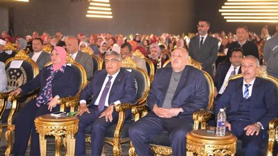 محافظ الدقهلية يشهد ملتقى التوظيف ومعرضًا للأسر المنتجة في ميت غمر