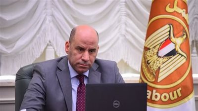 وزير العمل يعقد اجتماعًا مع الملحقين العماليّين بالخارج