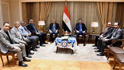 وزير الرياضة خلال لقائه مجلس إدارة الإسماعيلي: النادي يحتاج جميع أعضائه ومحبيه 