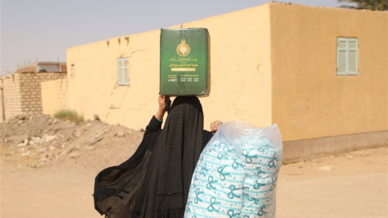 توزيع مساعدات لأهالي