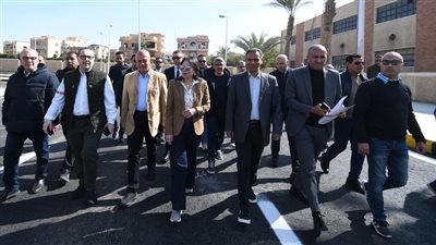 وزيرة الإسكان تتفقد محطة المياه الرئيسية بالشروق وتتابع تطوير وصيانة الطرق بالمدينة