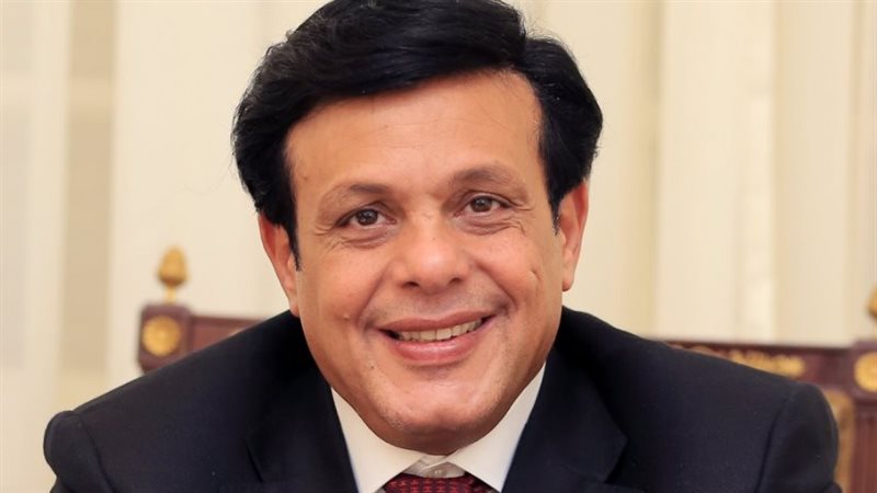 الدكتور محمد حمودة،