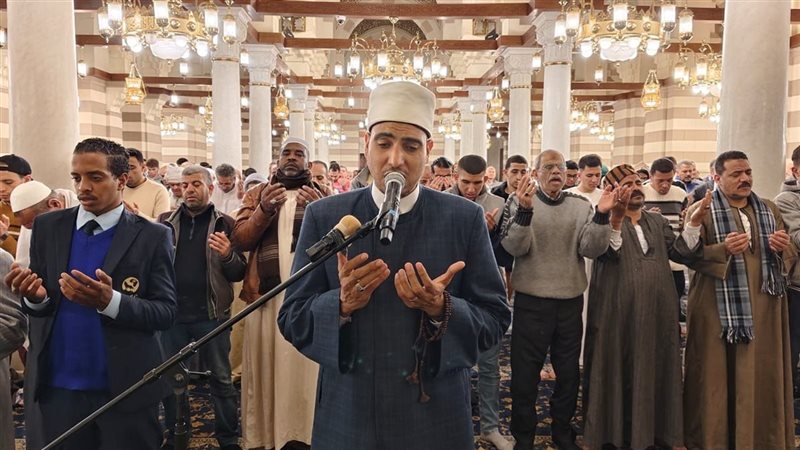 صلاة التراويح بالمساجد