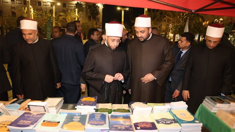 وزير الأوقاف يتفقد