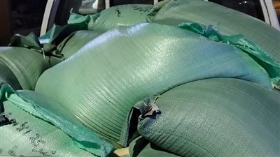 التحفظ على دقيق مدعم وسلع غذائية فاسدة في حملة تموينية بالفيوم 