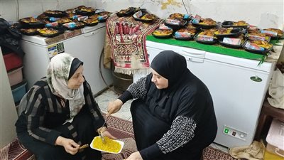 “مطبخ الخير” بزفتي يوزع 500 وجبة على الصائمين (فيديو)