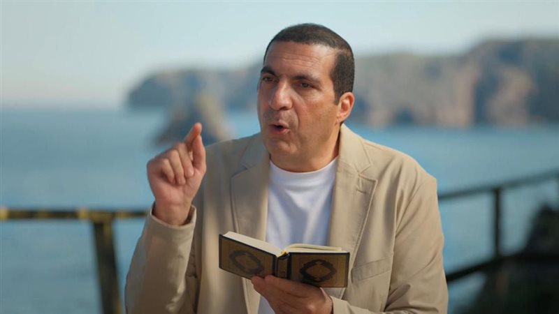 الدكتور عمرو خالد،