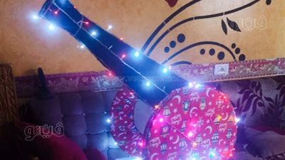 مهندس زراعي بالغربية يصمم مدفع رمضان من الكرتون