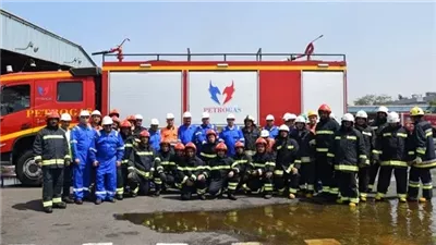 المنطقة الجغرافية البترولية بمسطرد تنفذ تجربة محاكاة الحريق لقياس مدى جاهزية أطقم الطوارئ