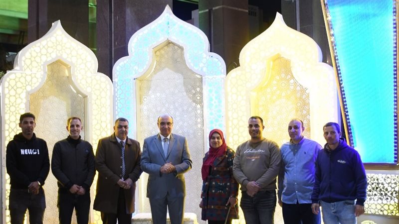 فانوس داخل جامعة