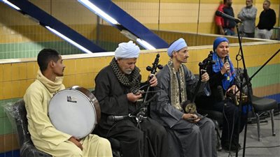 تفاعل جماهيري مع مبادرة وزارتى الثقافة والنقل بعرض السيرة الهلالية بمترو الأنفاق