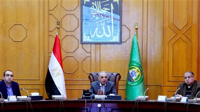 محافظ الإسماعيلية يتابع معدلات الأداء بملف المتغيرات المكانية 