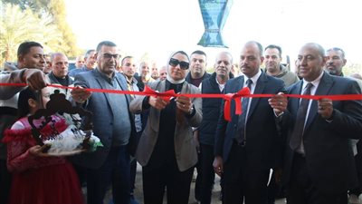 محافظ الوادي الجديد تفتتح معرض 