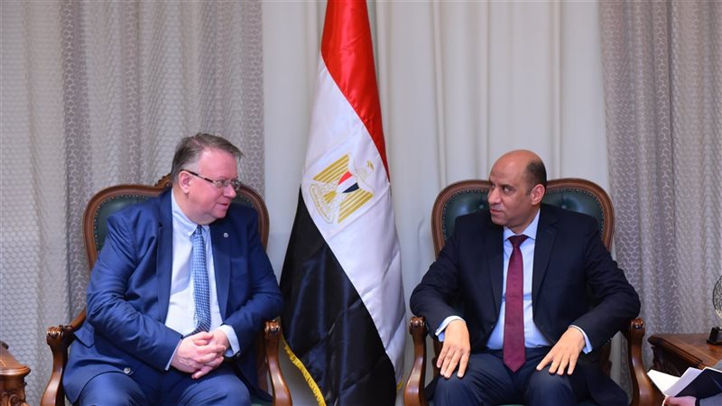 وزير العمل خلال الاستقبال