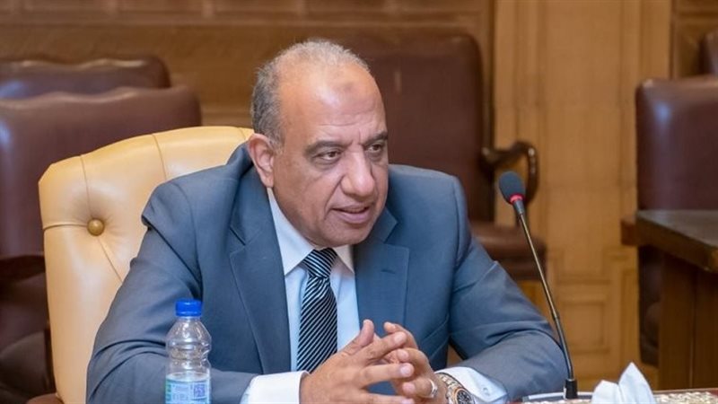  الدكتور محمود عصمت