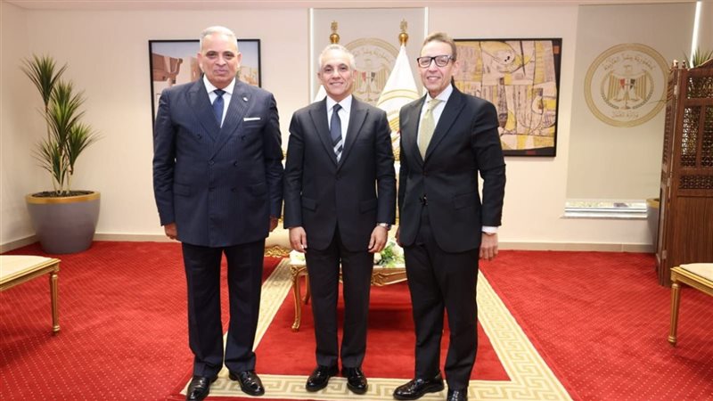 وزير العدل مع رئيس