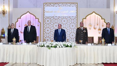 السيسي للمصريين: نشعر بكم ونبذل أقصى جهد لتحسين الحال والأوضاع