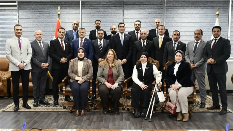 جوهر نبيل يلتقي لجنة