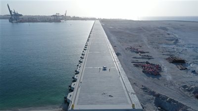  النقل تنشر تقريرا مصورا لمشروع محطة حاويات رصيف 100 بالدخيلة 