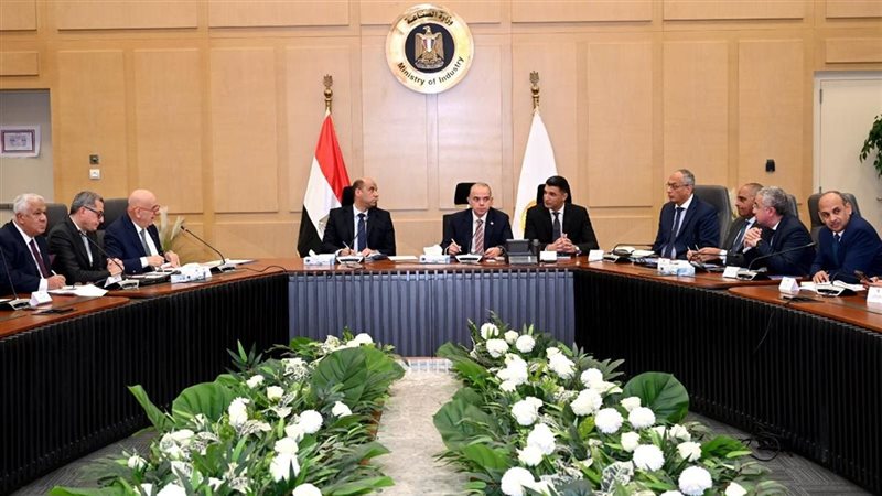 اجتماع وزير الاستثمار