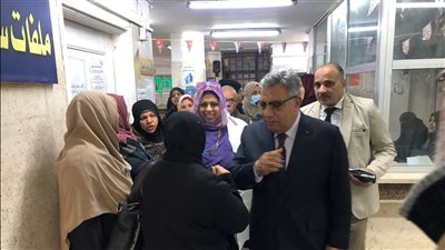 محافظ الدقهلية يفاجئ عيادة تأمين صحي 